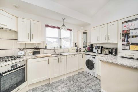 2 bedroom semi-detached house to rent, Oaklands Road, London W13