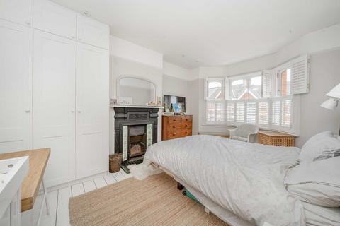 4 bedroom house to rent, Wellington Road, London W5