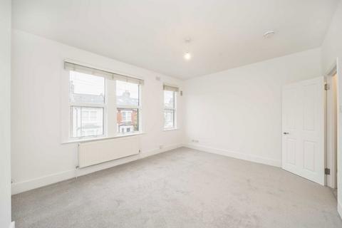 2 bedroom flat for sale, Whitestile Road, Brentford TW8