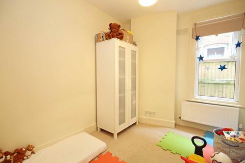 2 bedroom flat to rent, Seaford Road, London W13