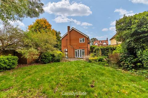 1 Sefton Close, St Albans, AL1 4PF