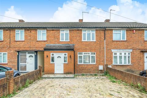 3 bedroom terraced house for sale, Meadfield, Edgware