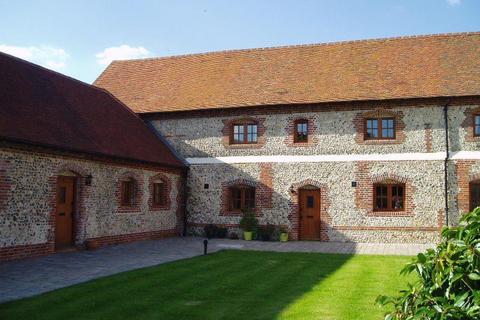 2 bedroom terraced house to rent, 9 Basing Barns