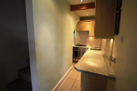 2 bedroom cottage to rent, West Street, Halifax