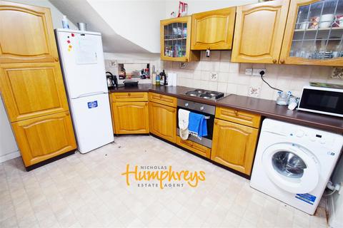 4 bedroom terraced house to rent, Berkeley Close, Southampton