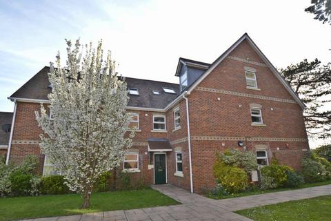 2 bedroom apartment to rent, St Peters Road, Lower Parkstone, Poole, BH14 0PB