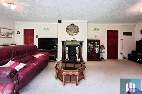 4 bedroom detached house for sale, Edgerton Green, Edgerton, Huddersfield, HD1