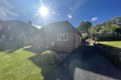 2 bedroom detached bungalow to rent, Glebe Road, Haslemere