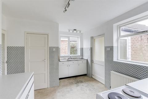 65 Abbey Road, Beeston, Nottingham, NG9 2HP
