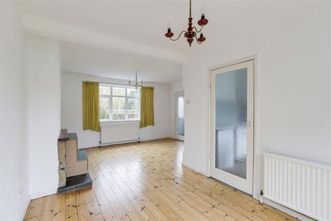 65 Abbey Road, Beeston, Nottingham, NG9 2HP