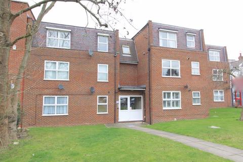 1 bedroom apartment to rent, Rayleigh Road, Brentwood CM13