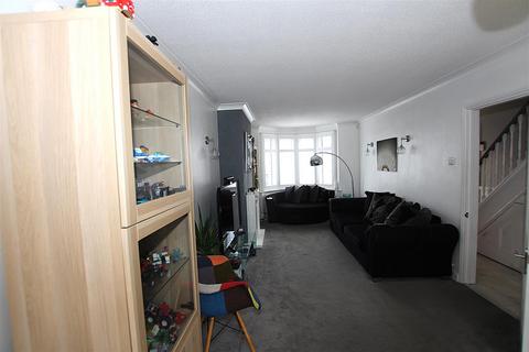 72 Holmsdale Grove, Bexleyheath, DA7 6NY