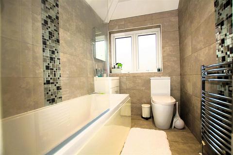 72 Holmsdale Grove, Bexleyheath, DA7 6NY