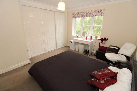 Flat 5, Isabella Apartments, 24 Diceland Road, Banstead, SM7 2ET