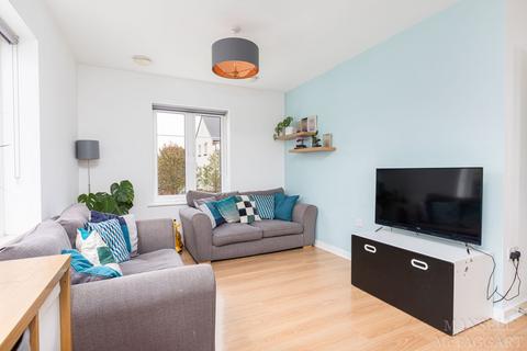 2 bedroom flat for sale, Cornwell Avenue, Crawley RH10