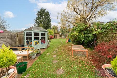 4 bedroom semi-detached house for sale, Hillcrest Road, Whyteleafe