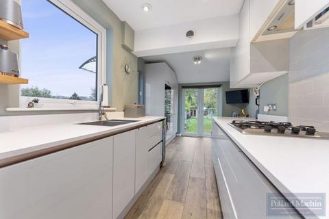 4 bedroom semi-detached house for sale, Hillcrest Road, Whyteleafe