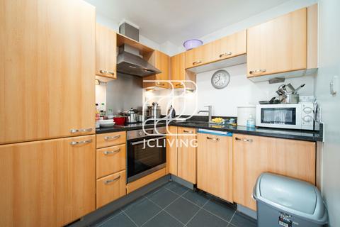 2 bedroom flat to rent, Morton close, London, E1