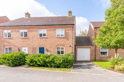 4 bedroom semi-detached house for sale, Baileys Way, Chichester