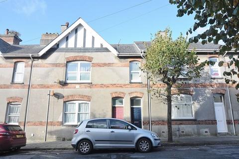 Harvey Avenue, Plymouth. Two Double Bedroom First Floor Flat