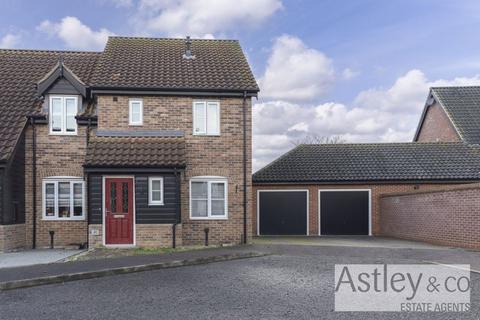 41 Bryony Way, Attleborough, NR17 1QL