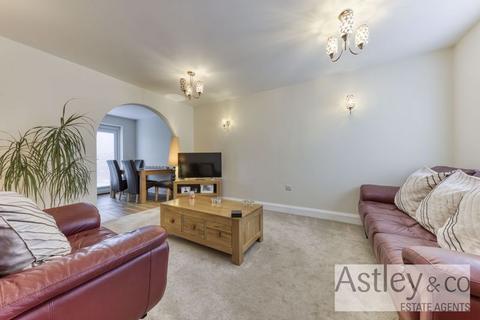 41 Bryony Way, Attleborough, NR17 1QL