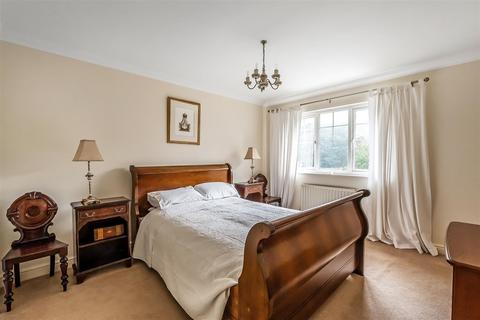 1 Langwood Close, Ashtead, KT21 1RL