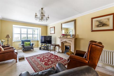 1 Langwood Close, Ashtead, KT21 1RL