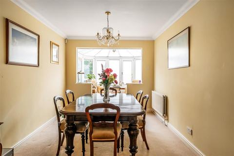 1 Langwood Close, Ashtead, KT21 1RL