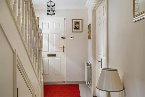 1 Langwood Close, Ashtead, KT21 1RL
