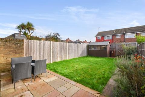 7 Allerford Court, Harrow, HA2 6AW