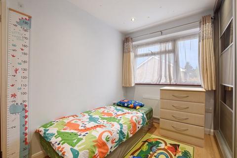 7 Allerford Court, Harrow, HA2 6AW
