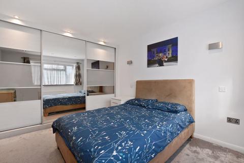 7 Allerford Court, Harrow, HA2 6AW