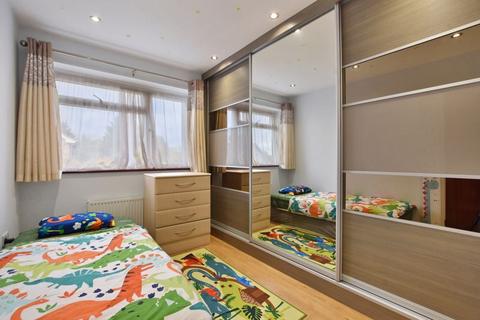 7 Allerford Court, Harrow, HA2 6AW