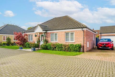 2 bedroom detached bungalow for sale, Memorial Way, Lingwood