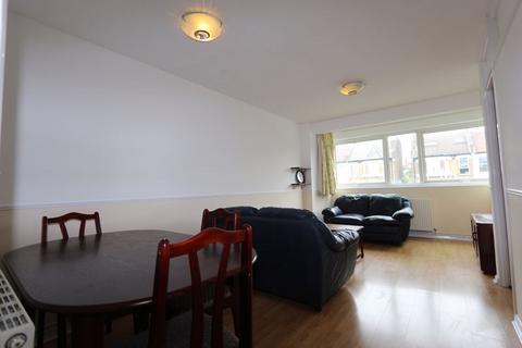 1 bedroom flat to rent, Truro Road, London