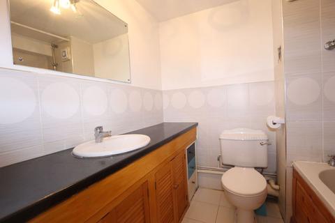 1 bedroom flat to rent, Truro Road, London