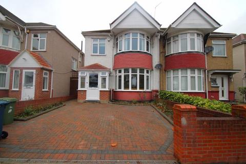 3 bedroom semi-detached house to rent, Imperial Drive, Harrow