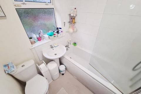144 Gloucester Road, Droylsden, Manchester, M43 7PQ