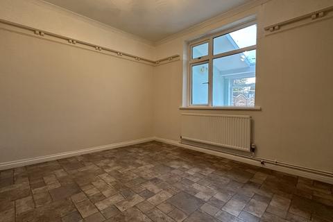 22 Alder Avenue, Ystradgynlais, Swansea, SA9 1AQ