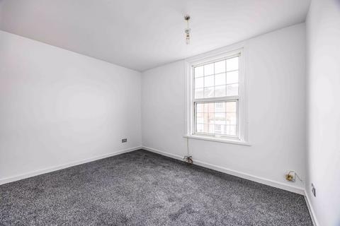 2 bedroom terraced house to rent, Westfield Road, Southsea