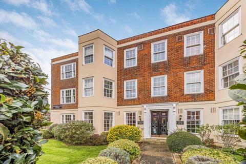 3 bedroom flat for sale, Cumberland Court, Southsea