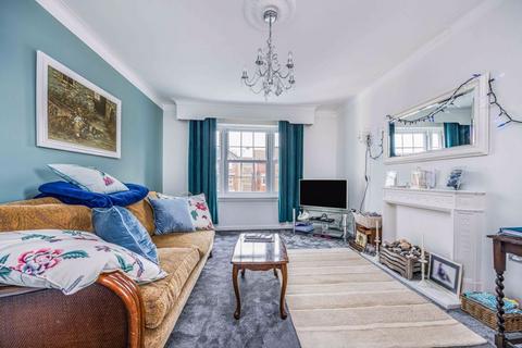 3 bedroom flat for sale, Cumberland Court, Southsea