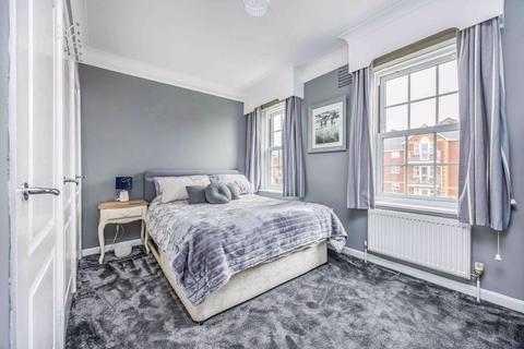 3 bedroom flat for sale, Cumberland Court, Southsea