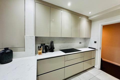 3 bedroom apartment to rent, Dorset House, London NW1