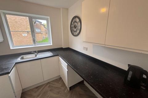 1 bedroom ground floor flat for sale, Windsor Park Road, Harlington, Hayes