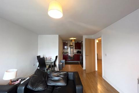 3 bedroom apartment to rent, Pilgrims Way, Salford