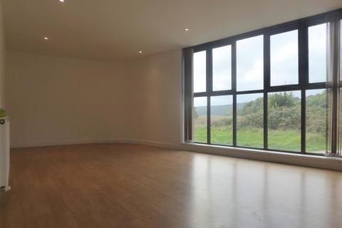 2 bedroom flat to rent, The Old Malthouse, Ruanlanihorne