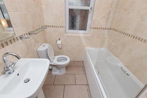 1 bedroom private hall to rent, Heavitree Road, Exeter, EX1 2LQ