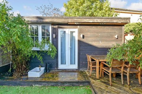 1 Broadmere Terrace, Maidstone, ME16 8JW